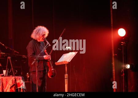 Der italienische Sänger und Violonist Angelo Branduardi beim Konzert „il cammino dell’anima Tour“ im Teatro Colosseo am 19. Januar 2021 in Turin, Italien. Stockfoto