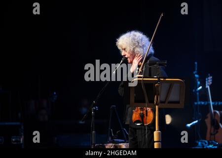 Der italienische Sänger und Violonist Angelo Branduardi beim Konzert „il cammino dell’anima Tour“ im Teatro Colosseo am 19. Januar 2021 in Turin, Italien. Stockfoto