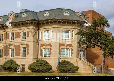 Johnson City, Tennessee, USA - 24. Dezember 2021: Gebäude auf dem Grundstück von Vetrans Affairs und ETSU. Stockfoto