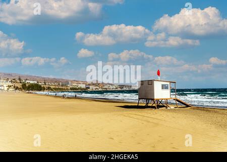 Englischer Sandstrand bekannt als Playa das Ingles in Maspalomas auf Gran Canaria, Kanarische Inseln, Spanien Stockfoto