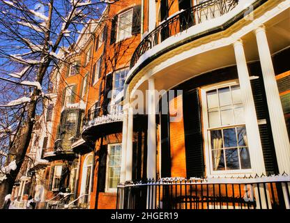 Fahren Sie entlang der Beacon Street zurück zur Bay Boston Stockfoto