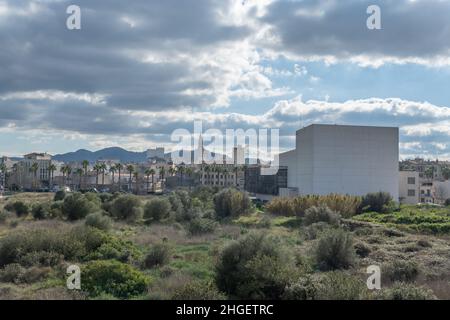 Allgemeiner Blick auf die mallorquinische Stadt Manacor an einem sonnigen Tag Stockfoto