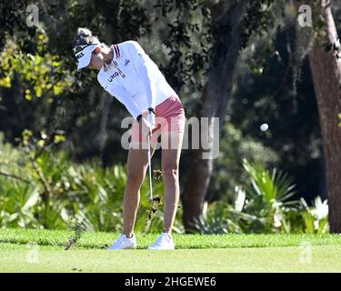 Orlando, Usa. 20th Januar 2022. Nelly Korda trifft vom achten Fairway während der ersten Runde des LPGA 2022 Hilton Grand Vacations Tournament of Champions im Lake Nona Golf and Country Club in Orlando, Florida am Donnerstag, 20. Januar 2022 Kredit: UPI/Alamy Live News Stockfoto