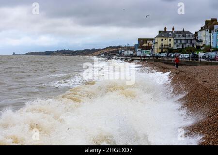 Herne Bay - raue See während eines nordwestlichen Orkanals Stockfoto