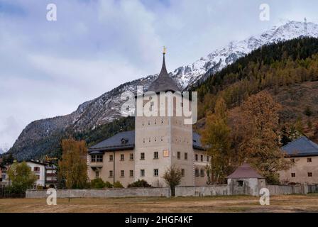 Schloss Wildenberg im Schweizer Dorf Zernez Stockfoto