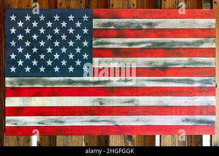 Rustikales, Verkohltes Wanddekor Aus Holz Mit Amerikanischer Flagge Stockfoto