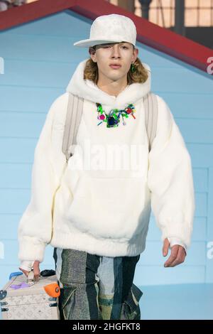 Paris, Frankreich. 20th Januar 2022. LOUIS VUITTON Herren Herbst/Winter 2022-23 Runway während der Paris Fashion Week Menswear Januar 2022 - Paris, Frankreich 20/01/2022 Credit: dpa/Alamy Live News Stockfoto