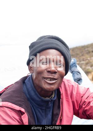 Bergführer und Portier auf dem Kilimandscharo Stockfoto