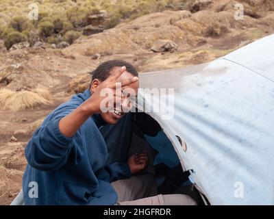 Bergführer und Portier auf dem Kilimandscharo Stockfoto