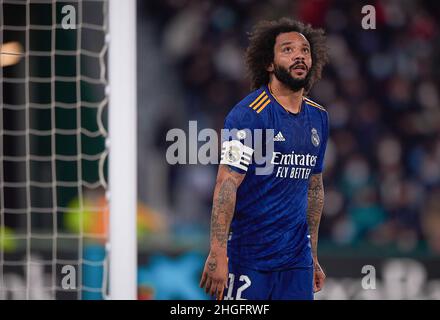 (220121) -- ELCHE, 21. Januar 2022 (Xinhua) -- Marcelo Vieira von Real Madrid reagiert während der Spanischen Königspokal-Runde 16 zwischen Elche CF und Real Madrid am 20. Januar 2022 in Elche, Spanien. Real Madrid gewann 2:1. (str/Xinhua) Quelle: Xinhua/Alamy Live News Stockfoto