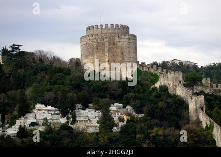 Die schöne Rumeli Hisari (Festung Europa) in Istanbul. Stockfoto