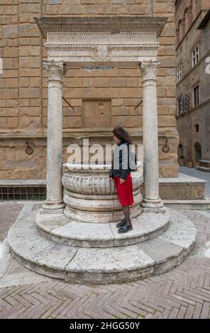 Pienza (Italien) - die wunderbare mittelalterliche Stadt der Toskana im Frühling, mit sehr berühmten Aussichten und Landschaften im Val d'Orcia UNESCO-Stätte Stockfoto