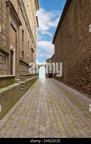 Pienza (Italien) - die wunderbare mittelalterliche Stadt der Toskana im Frühling, mit sehr berühmten Aussichten und Landschaften im Val d'Orcia UNESCO-Stätte Stockfoto