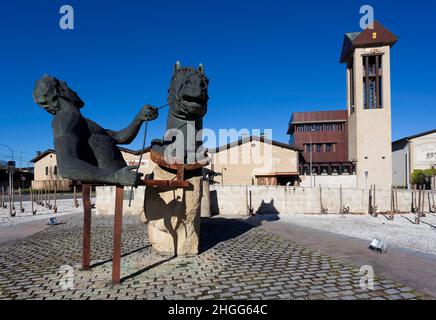 Skulptur im Bahnhofsviertel, Haro, La Rija, Spanien Stockfoto