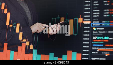 Finance Content Marketing.Business Analytics Data Management System Konzept auf dunklem Hintergrund. Stockfoto