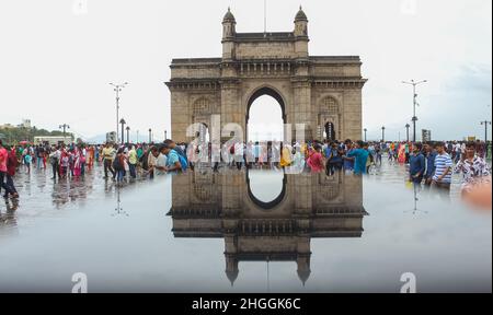 Gateway of India, während Monsoon Mumbai, Maharashtra, Indien. Stockfoto