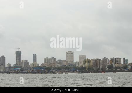 Küste von Mumbai, Marine Line, Blick auf die Stadt, Maharashtra, Indien. Stockfoto