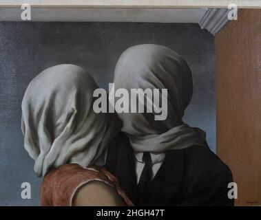 RENE MAGRITTE. PINTOR FRANCIA 1898-1967. 'LOS AMANTES' OLEO AÑO 1928. COLECCION RICHARD S. ZEISLER. IN NEW YORK. ATENCION: AUTOR CONTEMPORANEO SUJETO A COPYRIGHT ©. EL CLIENTE FINAL ES RESPONSABLE DE LA GESTION DE LOS DERECHOS DE AUTOR CON LAS SOCIEDADES EXISTENTES DE GESTION DE DERECHOS O DIRECTAMENTE CON LOS ORGANISMOS TITULARES DE LOS MISMOS. Stockfoto