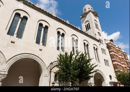 Außenansicht der Cadogan Hall eine Konzerthalle mit 950 Sitzplätzen in Sloane Terrace in Chelsea. Die Cadogan Hall ist die ständige Heimat des Royal Philharmonic Orc Stockfoto