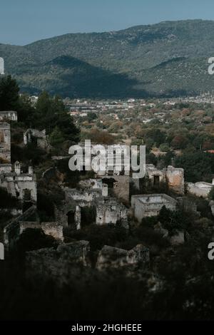 Fethiye, Mugla, Türkei - 22 2021. Oktober: Karmylassos (Kayakoy), Verlassene Ortschaft Stockfoto