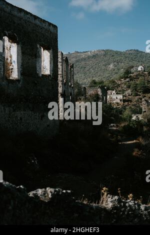 Fethiye, Mugla, Türkei - 22 2021. Oktober: Karmylassos (Kayakoy), Verlassene Ortschaft Stockfoto