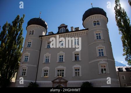 Das schöne Rathaus in der österreichischen Stadt Lienz Stockfoto