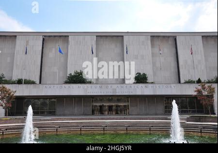 National Museum of American History Kenneth E. Behring Center Haupteingang an der 1300 Constitution Avenue in Washington DC, USA. Stockfoto