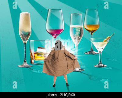 Aufgeregte Frau, die vor einer Brille steht. Wein, martini, Cocktails und Champagner. Zeitgenössische Kunstcollage, modernes Design. Stockfoto