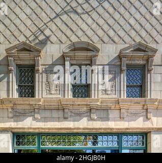 Das Theater Row Building ist ein postmodernes Bürogebäude, das hinter der façade des Kolonialtheaters von 1921 – neben der historischen National T – erbaut wurde Stockfoto