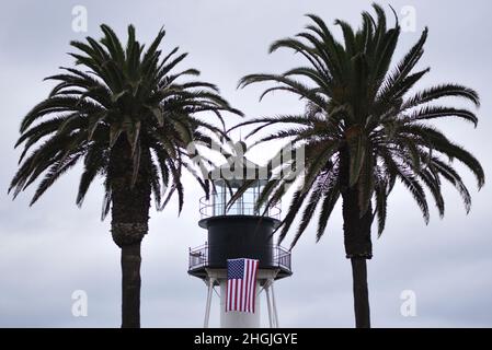 Die Küstenwache hält am 20. August 2021 eine Wiederweihungszeremonie am Leuchtturm von New Point Loma in San Diego ab. Die Wiederweihung ist die offizielle Anerkennung der Dienstkarriere der Light Station und ehrt ihre Geschichte als Navigationshilfe der Küstenwache. Stockfoto