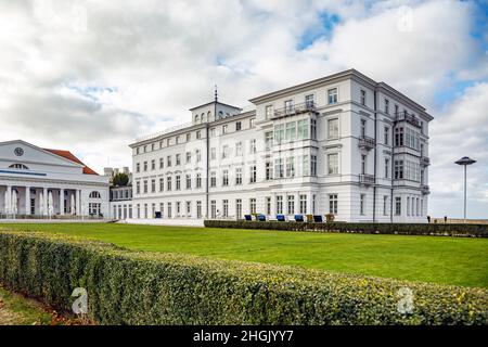 Grand Hotel Mit Einem Teil Des Kurhauses In Heiligendamm, Mecklenburg-Vorpommern, Deutschland, Europa Stockfoto