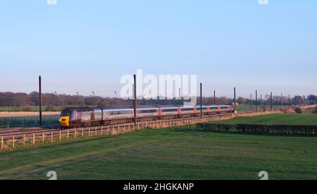Arriva Crosscountry Züge Hochgeschwindigkeitszug ( Intercity 125 ) vorbei Newsham auf der Ostküste Hauptlinie mit Power-Car 43378 führenden Stockfoto