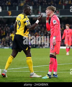 Watfords Moussa Sissoko (links) und Brandon Williams von Norwich City treffen während des Premier League-Spiels in der Vicarage Road, Watford, aufeinander. Bilddatum: Freitag, 21. Januar 2022. Stockfoto