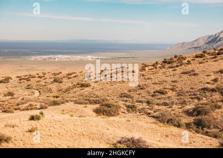 Das Township der White Sands Missile Range, ein Testgelände der US-Armee, in New Mexico, USA, von der Autobahn aus gesehen Stockfoto