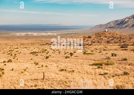 Das Township der White Sands Missile Range, ein Testgelände der US-Armee, in New Mexico, USA, von der Autobahn aus gesehen Stockfoto