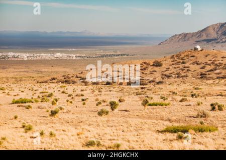 Das Township der White Sands Missile Range, ein Testgelände der US-Armee, in New Mexico, USA, von der Autobahn aus gesehen Stockfoto