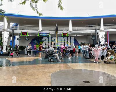 Orlando, FL USA - 23. Januar 2021: Die Buzz Lightyear Space Rangers fahren im Walt Disney World Magic Kingdom in Orlando, Florida. Stockfoto