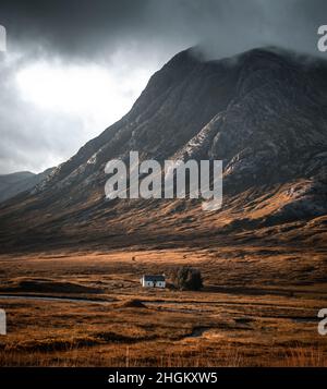 Dunkler Wolkiger Tag Über Buachaille Etive Mor, Glencoe, Schottische Highlands Stockfoto