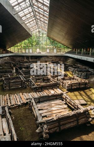 Brest, Weißrussland. Archäologisches Denkmal der ostslawischen Holzstadt aus dem 13th. Jahrhundert im Archäologischen Museum Berestye Stockfoto