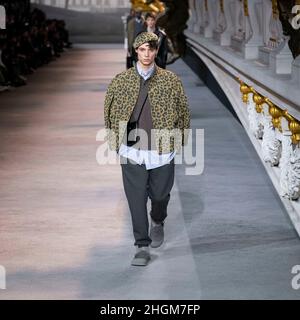 DIOR Homme Herbst/Winter 2022-23 Runway während der Paris Fashion Week Menswear Januar 2022 - Paris, Frankreich 21/01/2022 Stockfoto