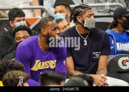 Orlando, Florida, USA, 21. Januar 2022, Die Spieler Lebron James und Anthony Davis von Los Angeles Lakers im Amway Center. (Foto: Marty Jean-Louis) Quelle: Marty Jean-Louis/Alamy Live News Stockfoto