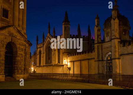 All Souls College vom Radcliffe Square am frühen Morgen im januar. Oxford, Oxfordshire, England Stockfoto