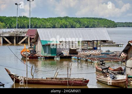 Traditionelles Hausboot von lokalen Fischern Stockfoto