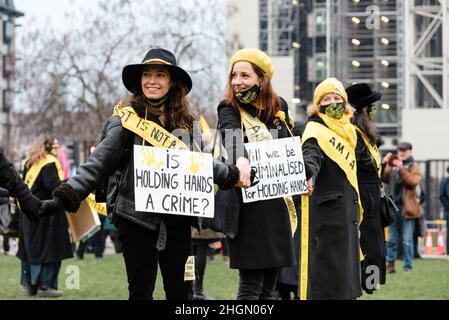 London, Großbritannien. 15. Januar 2022. Protest gegen das Gesetz der Regierung über Polizei, Kriminalität, Verurteilung und Gerichte (PKSC) und das Gesetz über Staatsanmität und Grenzen (NBB) Stockfoto