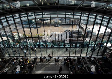 London 09/27/2019. Der Sky Garden, Londons höchste hängende Gärten, befindet sich auf der 35th. Etage der 20 Fenchurch Street, dem Wolkenkratzer der Stadt Stockfoto