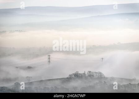 Eine Temperaturinversion im Lune Valley von den Hutton Roof Crags aus gesehen Stockfoto