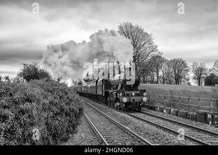 DER WINTER CUMBRIAN MOUNTAIN EXPRESS (MANCHESTER VICTORIA - CARLISLE mit Sierra Leone Stockfoto