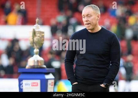 Nottingham, Großbritannien. JAN 22nd Steve Cooper, Cheftrainer von Nottingham Forest während des Sky Bet Championship-Spiels zwischen Nottingham Forest und Derby County am City Ground, Nottingham, am Samstag, 22nd. Januar 2022. (Kredit: Jon Hobley | MI News) Kredit: MI Nachrichten & Sport /Alamy Live News Stockfoto