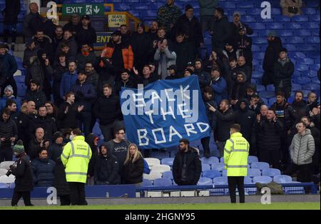 Liverpool, Großbritannien. 22nd. Januar 2022. Everton-Fans protestieren nach dem Premier League-Spiel im Goodison Park, Liverpool. Bildnachweis sollte lauten: Darren Staples / Sportimage Credit: Sportimage/Alamy Live News Stockfoto