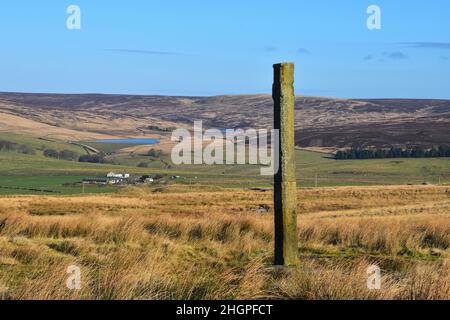 Die Ernten Kreuz Monolith, heptonstall Moor, südlichen Pennines, Calderdale, West Yorkshire Stockfoto